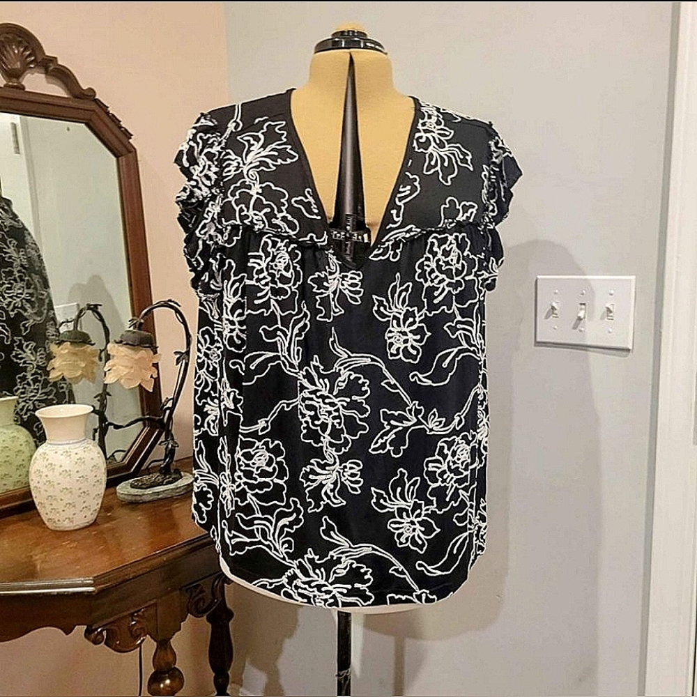 NWT 3X LIV Blk Ruffly Embroiderd Blouse